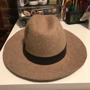UO floppy hat